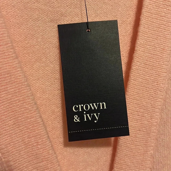 Crown & Ivy XXL Pink V Neck Sweater NWT w Gold Heart Snap Buttons Valentine’s 💌 - Picture 9 of 11